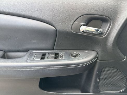 Used 2011 Chrysler 200 Limited image 13