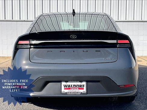 New 2026 Toyota Prius Plug-In Hybrid FWD image 5