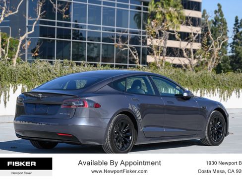 Used 2020 Tesla Model S Long Range Plus image 3
