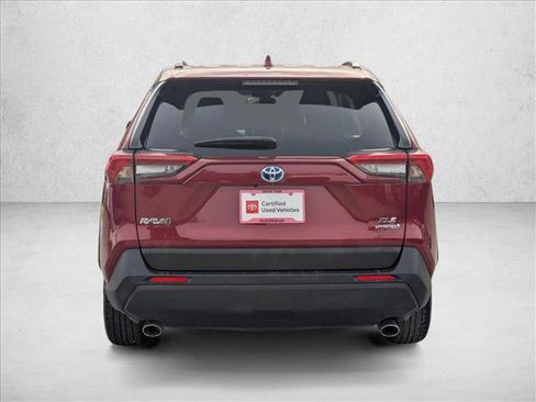 Used 2022 Toyota RAV4 XLE image 7