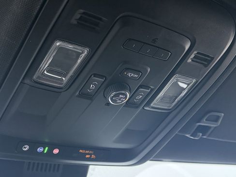 Used 2023 GMC Yukon AT4 image 37