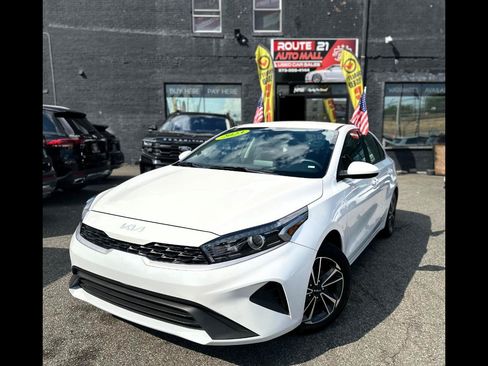 Used 2024 Kia Forte LXS FWD image 1