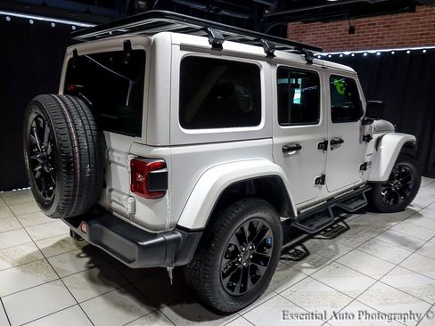 Used 2023 Jeep Wrangler Unlimited Sahara w/ Cold Weather Group image 11