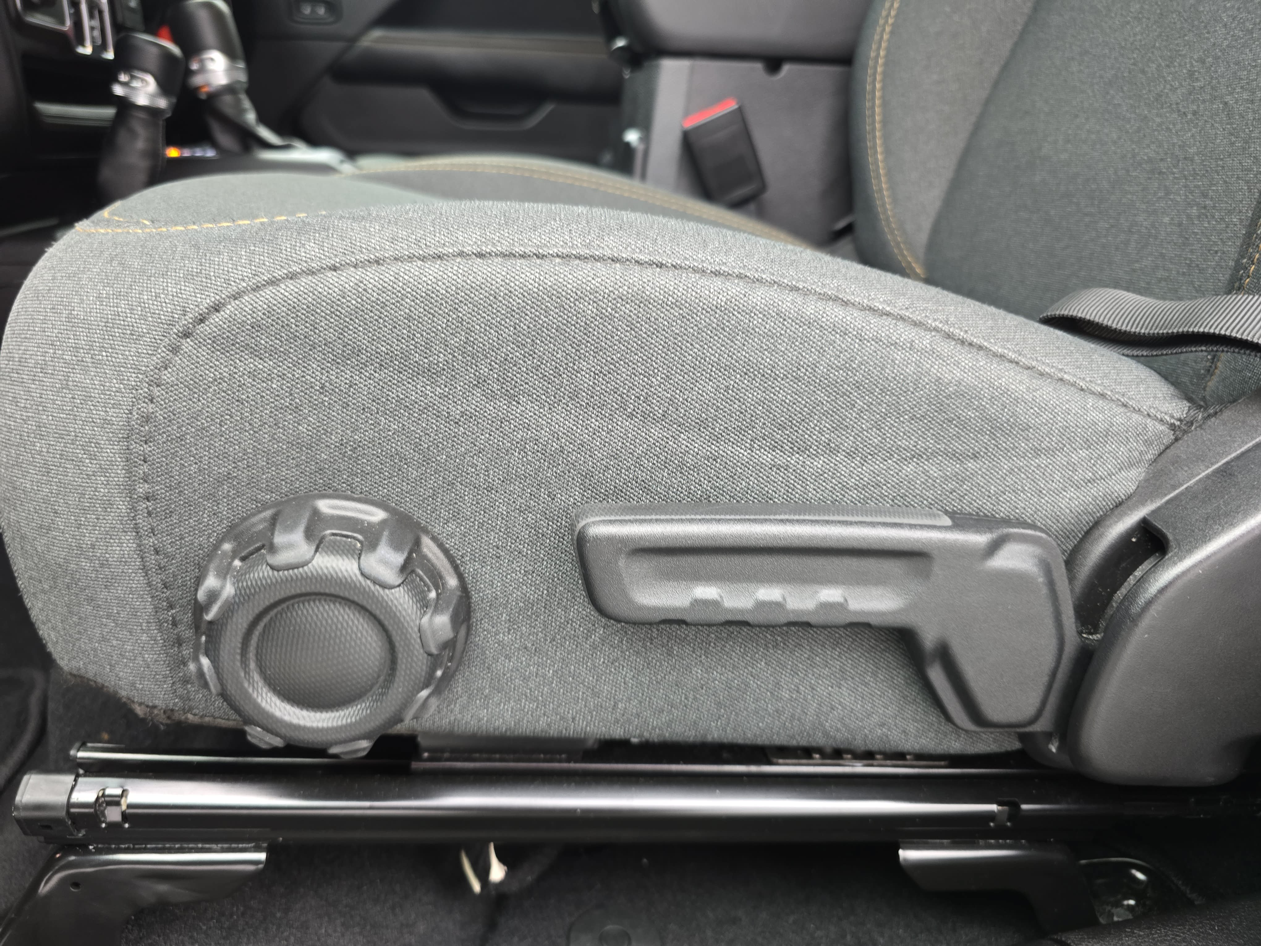 Used 2026 Jeep Wrangler Unlimited Sahara AWD/4WD image 29