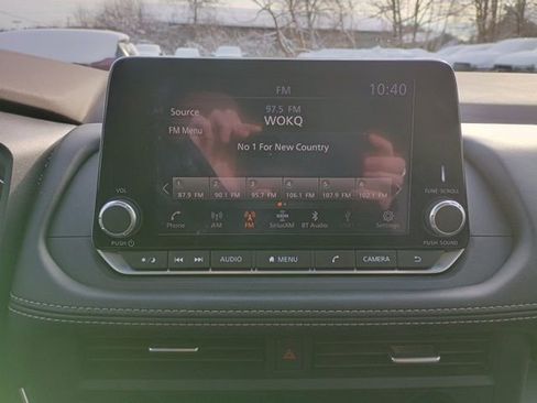 Used 2023 Nissan Rogue SV image 31