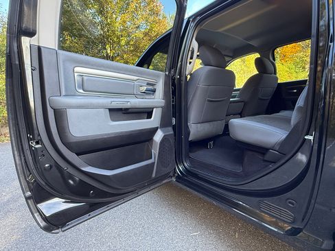 Used 2018 RAM 1500 Big Horn image 18