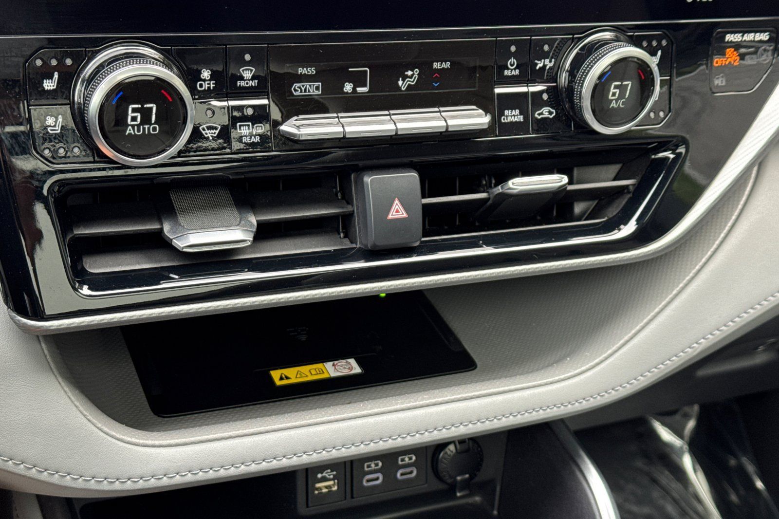 Used 2023 Toyota Highlander Platinum FWD image 26