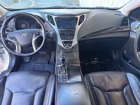 Used 2014 Hyundai Azera Limited w/ Option Group 02 FWD image 10