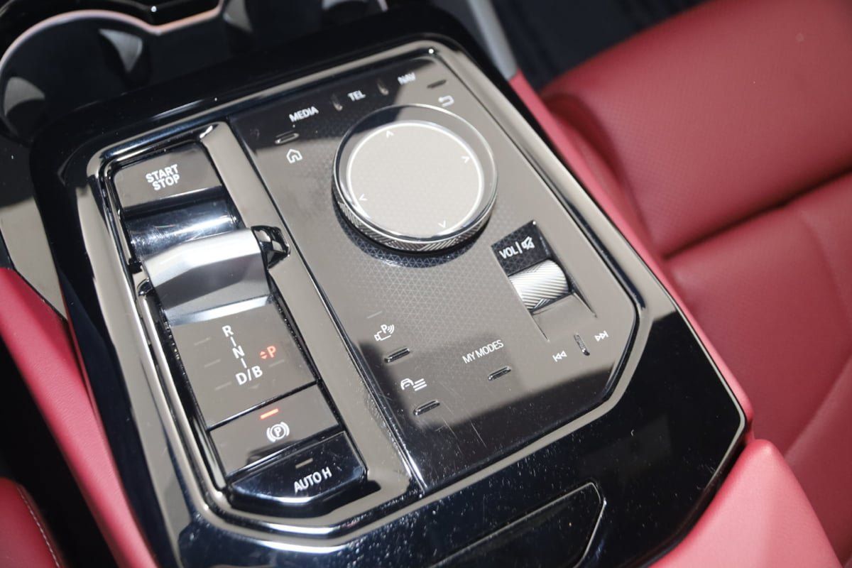 Used 2024 BMW i5 eDrive40i w/ Convenience Package RWD image 26