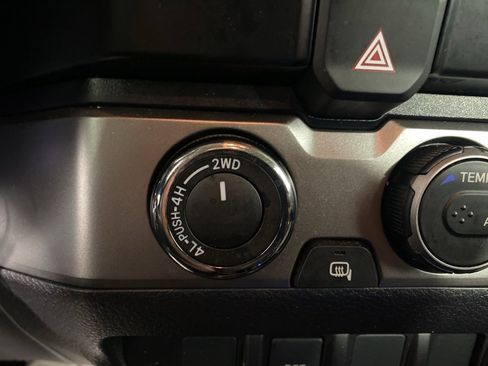 Used 2022 Toyota Tacoma SR image 19