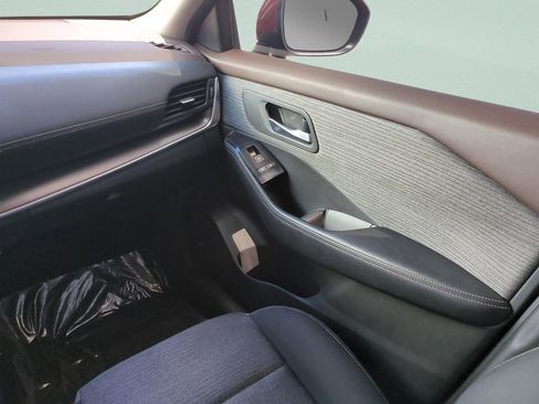 Certified 2023 Nissan Rogue SV image 14