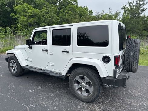 Used 2017 Jeep Wrangler Unlimited Sahara w/ Max Tow Package AWD/4WD image 4
