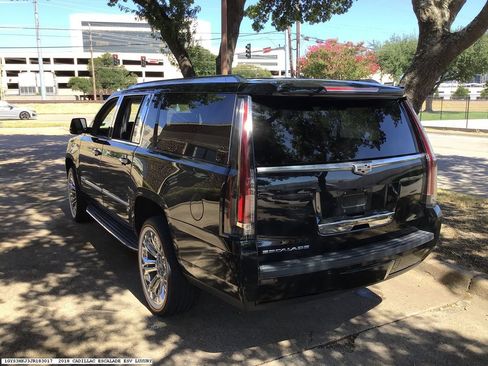 Used 2018 Cadillac Escalade ESV Luxury w/ LPO, Radiant Package RWD image 4