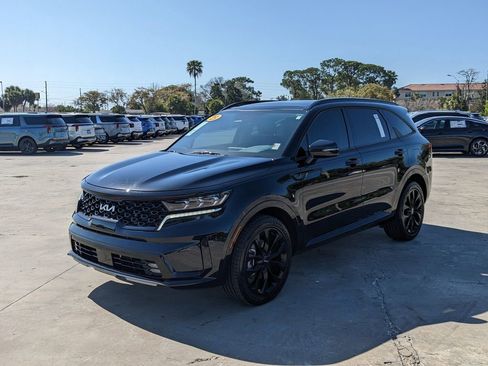 Certified 2023 Kia Sorento SX image 4