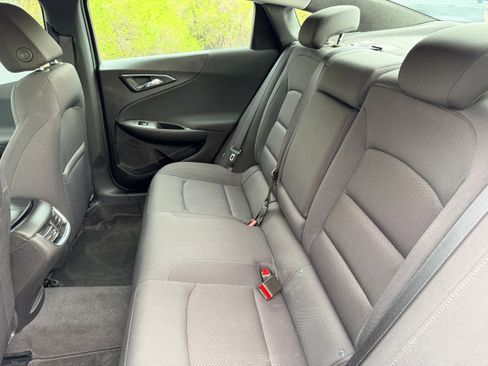 Used 2018 Chevrolet Malibu LT image 10
