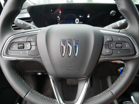 Used 2024 Buick Encore GX Preferred FWD image 25