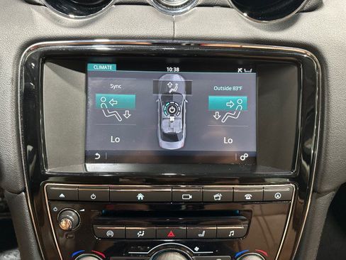 Used 2016 Jaguar XJ R-Sport RWD image 69