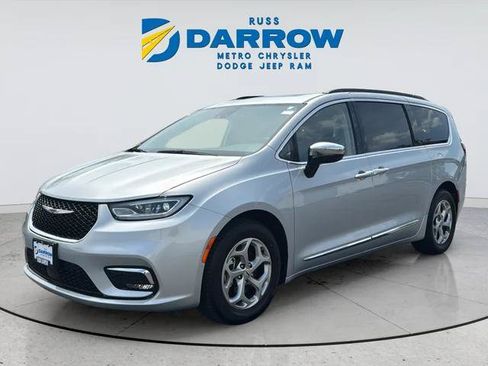 Certified 2023 Chrysler Pacifica Limited FWD image 1