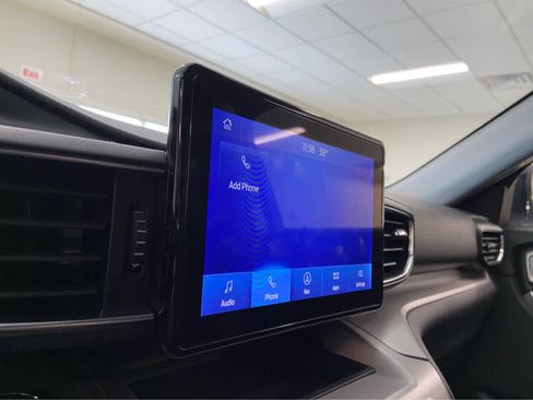 Used 2023 Ford Explorer XLT w/ Equipment Group 202A image 29