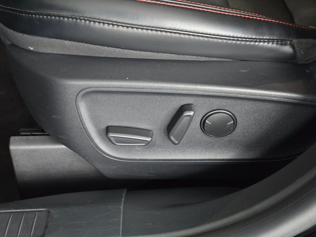 Used 2025 Ford Escape ST-Line Select AWD/4WD image 19