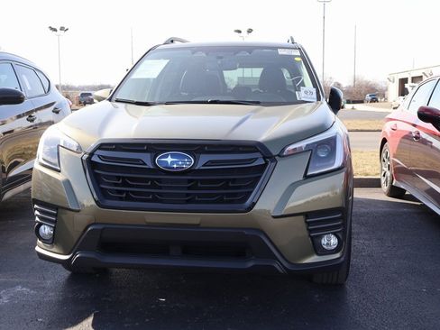 Used 2022 Subaru Forester Limited image 8
