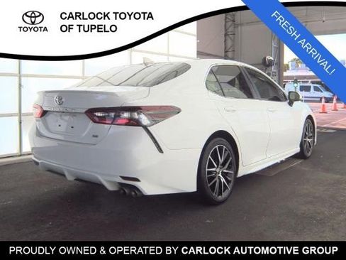 Used 2024 Toyota Camry SE image 4