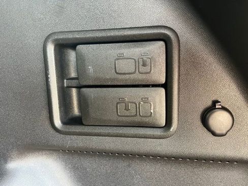 Used 2022 Chevrolet Equinox LT FWD image 9