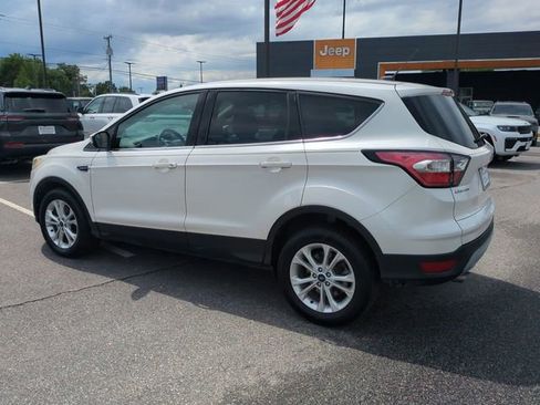 Used 2017 Ford Escape SE FWD image 6