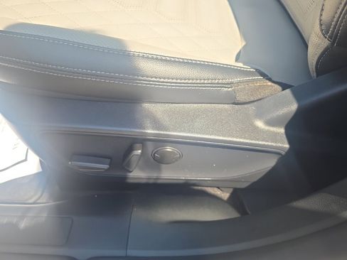 Used 2024 Ford Escape SE w/ PHEV Premium Package FWD image 15