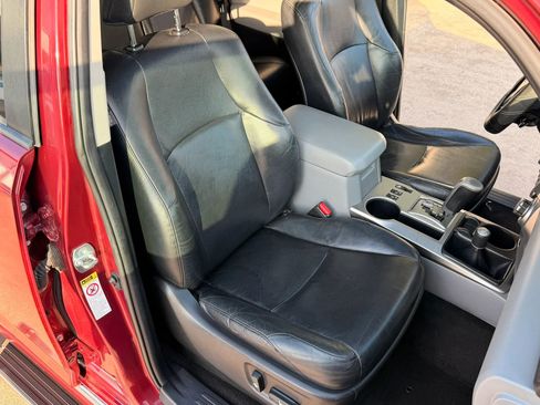 Used 2011 Toyota 4Runner SR5 w/ Premium Pkg w/Leather AWD/4WD image 15