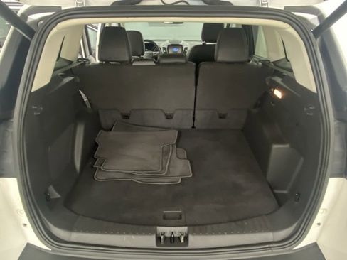 Used 2019 Ford Escape Titanium image 9