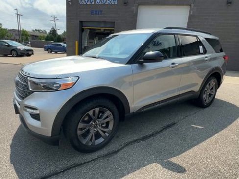 Certified 2024 Ford Explorer XLT w/ Equipment Group 202A AWD/4WD image 5