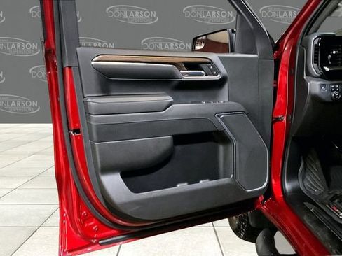 Used 2023 Chevrolet Silverado 1500 LT Trail Boss w/ LPO, Dark Essentials Package image 12