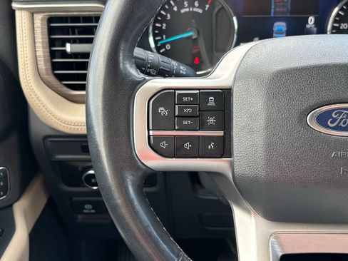 Used 2024 Ford Expedition Limited image 20