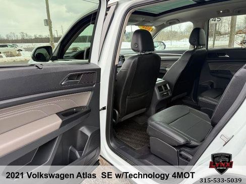 Used 2021 Volkswagen Atlas SE w/ Panoramic Sunroof Package image 29