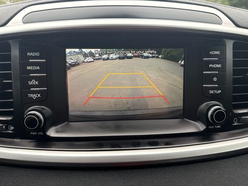 Used 2020 Kia Sorento LX FWD image 22