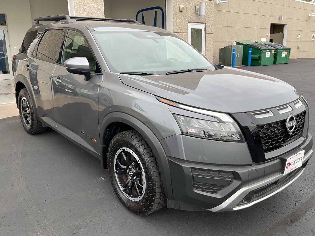 Used 2025 Nissan Pathfinder Rock Creek AWD/4WD image 3