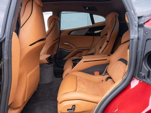Used 2025 Ferrari Purosangue AWD/4WD image 57