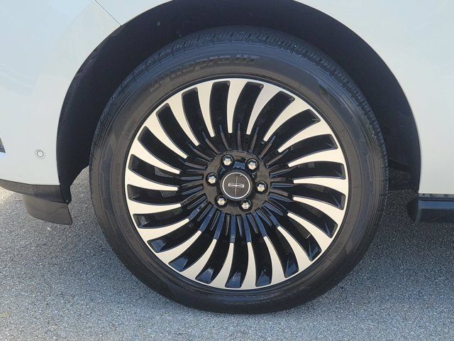 Used 2020 Lincoln Navigator Black Label w/ Cargo Convenience Package AWD/4WD image 4