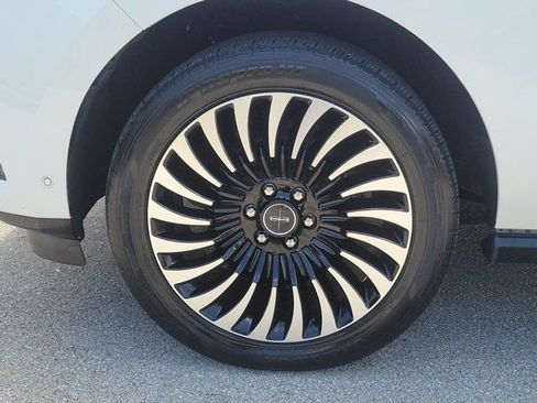 Used 2020 Lincoln Navigator Black Label w/ Cargo Convenience Package AWD/4WD image 4