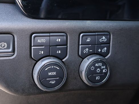 Used 2025 Chevrolet Silverado 2500 ZR2 AWD/4WD image 15
