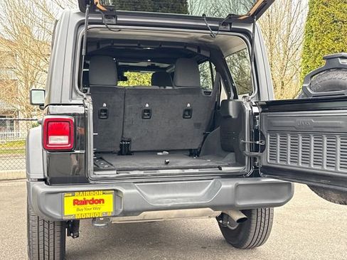 Used 2024 Jeep Wrangler Sport S image 10