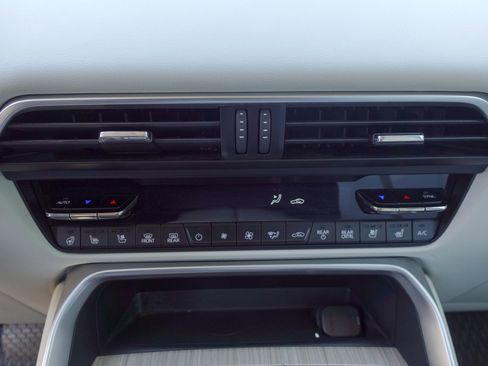 Used 2024 MAZDA CX-90 Plug-In Hybrid w/ Premium Plus image 20