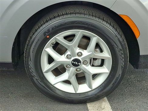 Certified 2023 Kia Soul LX w/ LX Technology Package image 8