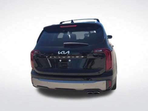 Used 2025 Kia Telluride S FWD image 4