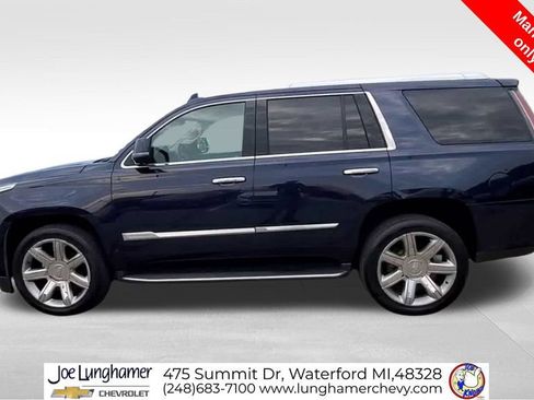 Used 2020 Cadillac Escalade Luxury AWD/4WD image 5