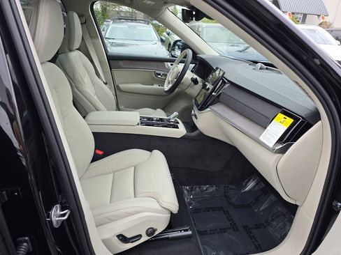 New 2026 Volvo XC90 T8 Ultra w/ Lounge Package image 11