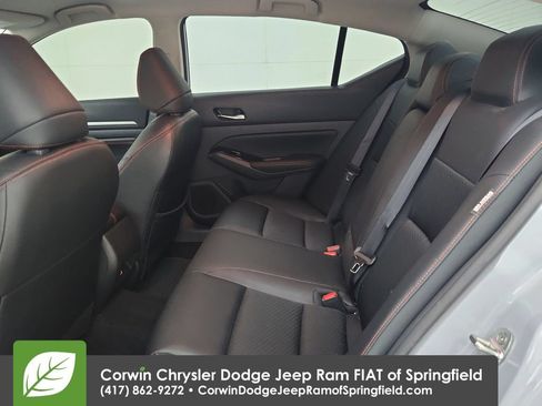 Used 2023 Nissan Altima 2.5 SR FWD image 30