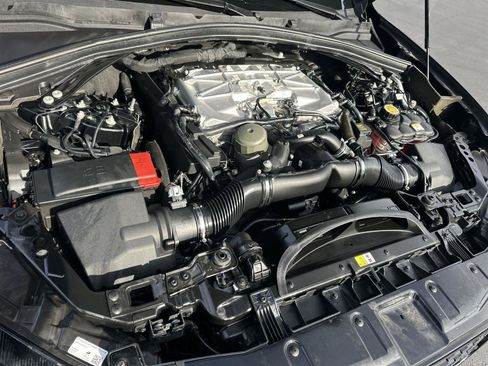 Used 2024 Jaguar F-PACE SVR image 9