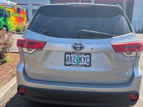 Certified 2018 Toyota Highlander XLE AWD/4WD image 5